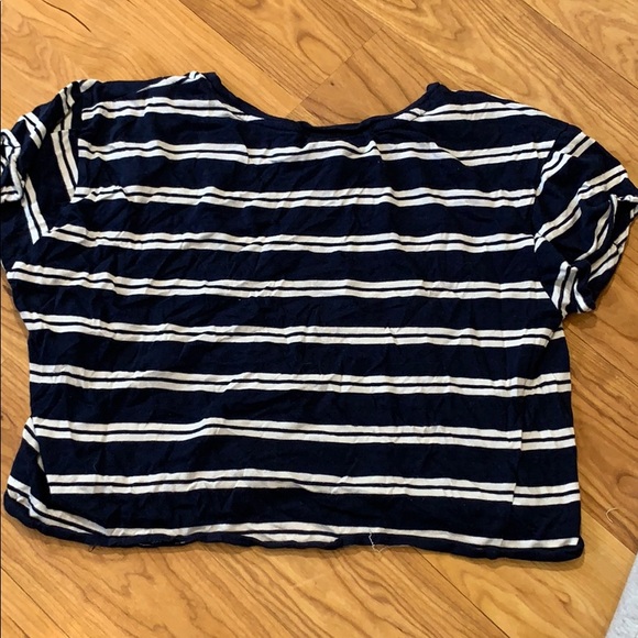 Striped Crop Top - Picture 3 of 3